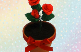 Maceta decorada con rosas de fondant por Rosa Quintero